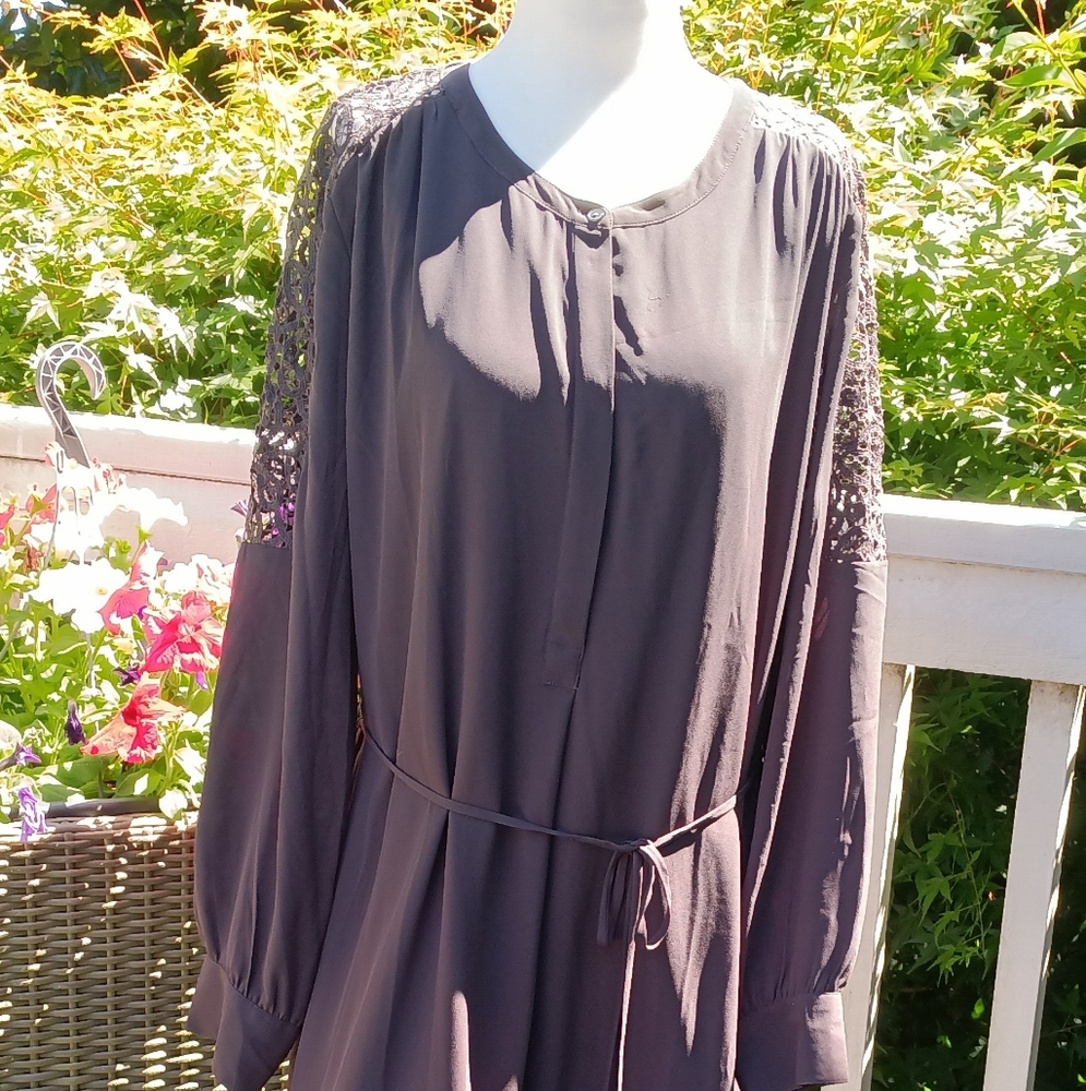 Ann Taylor Loft tab button front lace sleeve dress size L